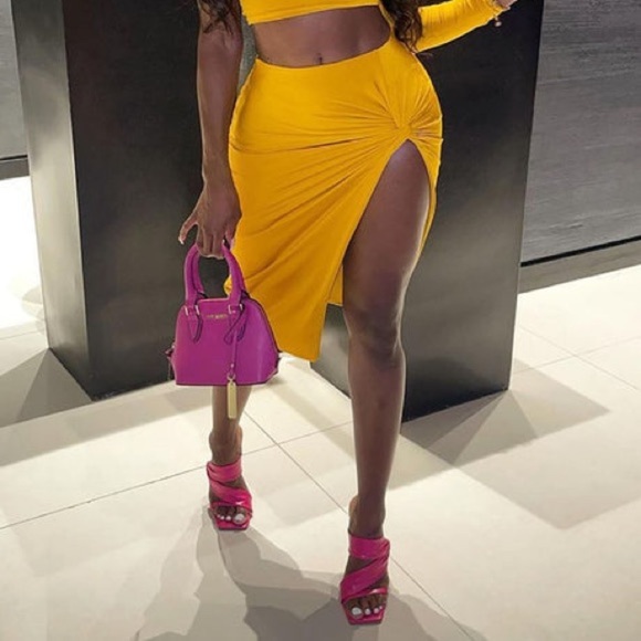 Fashion Nova Women’s Elegant Mustard Yellow Knotted Skirt Size M - Picture 3 of 9